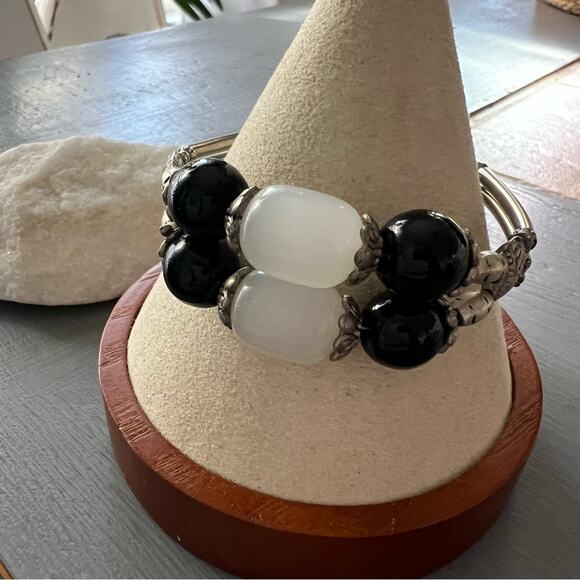 Polished Stones Silver Tone Bracelet - Picture 8 of 9